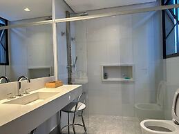 Mans o 6 Suites Riviera