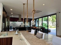 Mans o 6 Suites Riviera