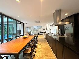 Mans o 6 Suites Riviera