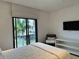 Mans o 6 Suites Riviera