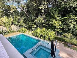 Mans o 6 Suites Riviera