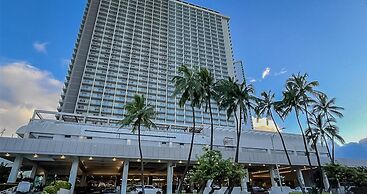 Ala Moana Condo by Zelloo