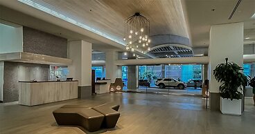 Ala Moana Condo by Zelloo