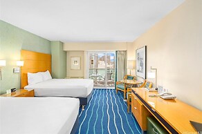 Ala Moana Condo by Zelloo