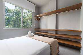 5 Minutes From Leblon Beach Ap302