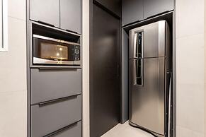 5 Minutes From Leblon Beach Ap302