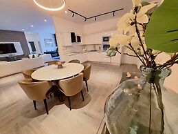 Victor Regents Apartment