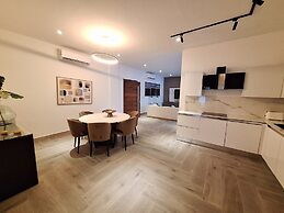 Victor Regents Apartment