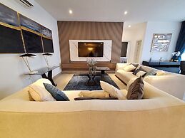 Victor Regents Apartment