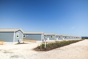 Blufin Bungalows & Marina