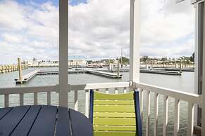 Blufin Bungalows & Marina