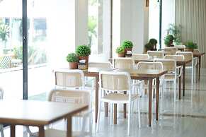 Asaricha Tropical Beach Resort