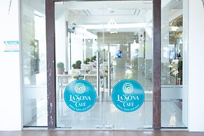 Asaricha Tropical Beach Resort