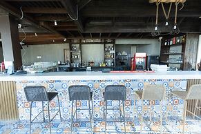 Asaricha Tropical Beach Resort