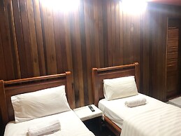 OYO 90909 I.villa Inn