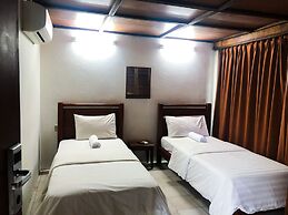 OYO 90909 I.villa Inn