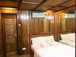 OYO 90909 I.villa Inn