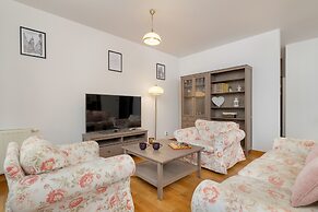 Ludwinowska Cozy Apartment by Renters
