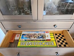 Ludwinowska Cozy Apartment by Renters