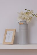 Ludwinowska Cozy Apartment by Renters