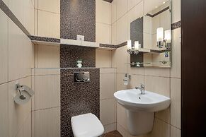 Ludwinowska Cozy Apartment by Renters