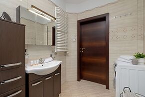 Ludwinowska Cozy Apartment by Renters