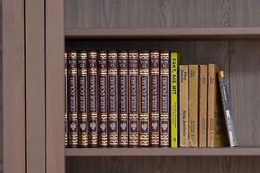 Ludwinowska Cozy Apartment by Renters