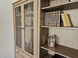 Ludwinowska Cozy Apartment by Renters