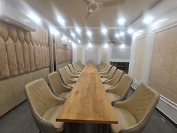 Hotel Royal Vrindavan