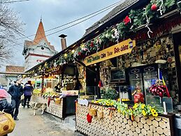 5 to stay close to the Castle