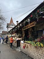 5 to stay close to the Castle