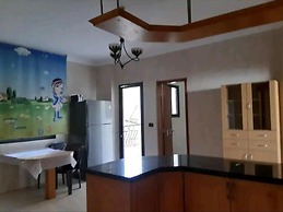 Stunning 4-bed Apartment in Ain Saadeh