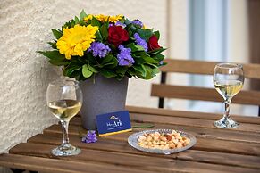 Blue Ark Gate to History