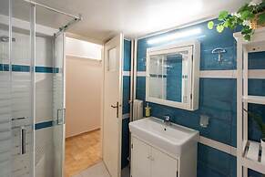 Blue Ark Gate to History