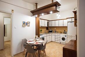 Blue Ark Gate to History