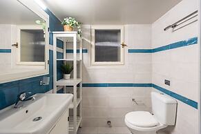 Blue Ark Gate to History