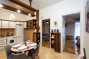 Blue Ark Gate to History