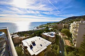 Blue Sky Apartment by Wonderful Italy
