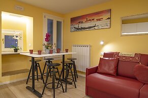 NINA'S  ACCOMMODATIONS IN VENICE CENTER