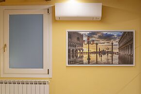 NINA'S  ACCOMMODATIONS IN VENICE CENTER