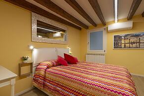 NINA'S  ACCOMMODATIONS IN VENICE CENTER