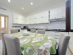 Treasurerome Spanish Steps Family 4BR