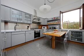 Treasurerome Spanish Steps Penthouse 4BR