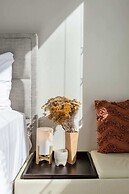 Stunning View 2-bed in Port Melbourne w/ Parking