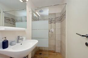 Treasurerome Carmen Suite 2BR