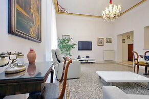 Treasurerome Carmen Suite 2BR