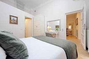 Treasurerome Carmen Suite 2BR