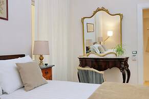 Treasurerome Carmen Suite 2BR