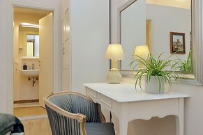 Treasurerome Carmen Suite 2BR