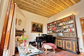 Treasurerome Daphne Terrace Suite 2BR